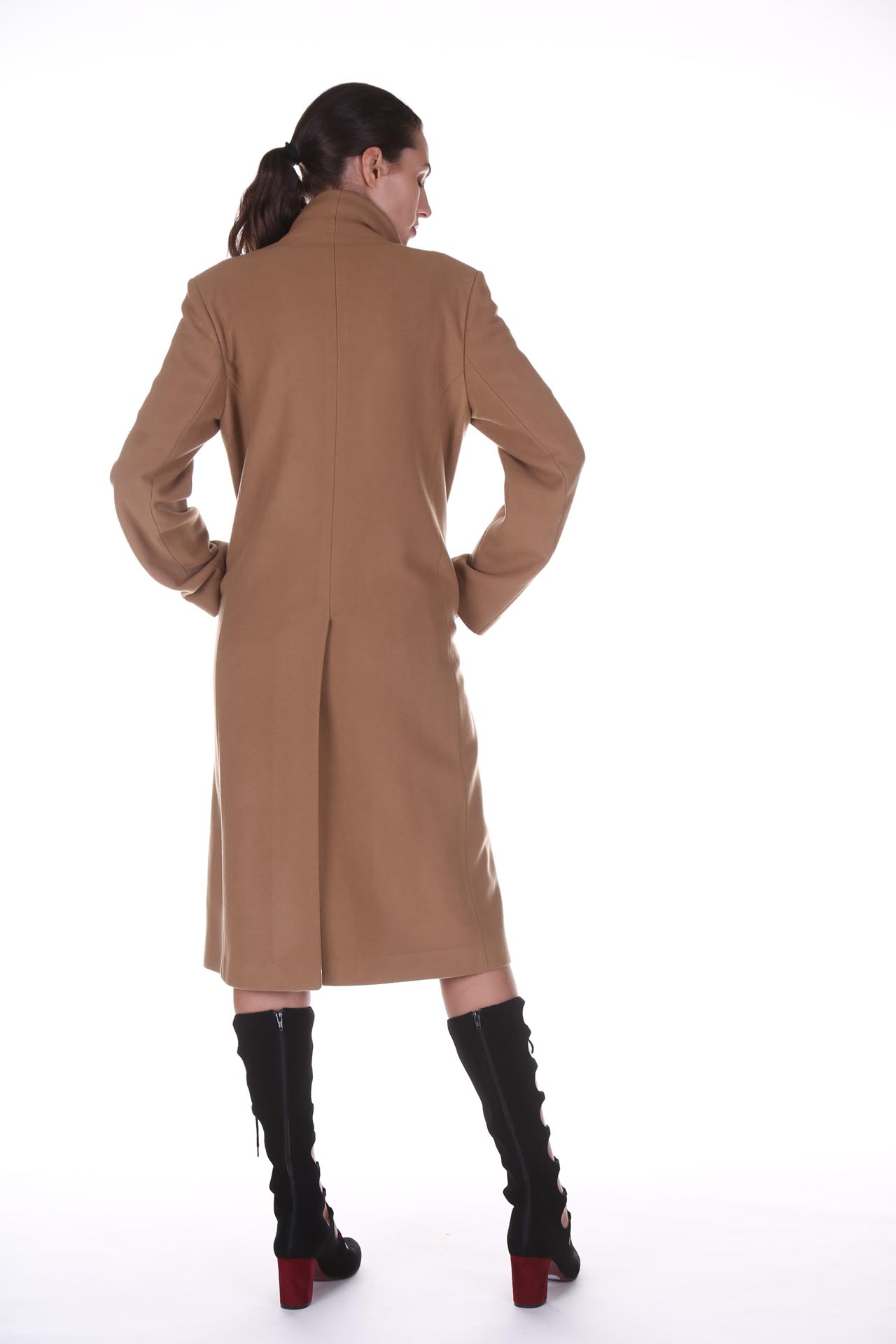 Erika Cavallini, Coat